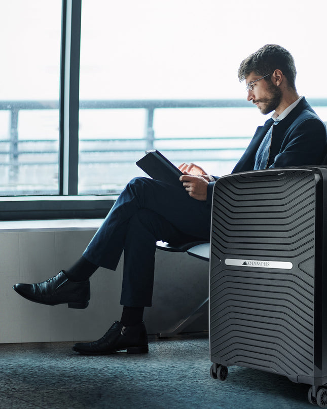 Olympus  Astra 29in Lightweight Hard Shell Suitcase - Obsidian Black